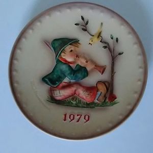 M.J. HUMMEL |  1979 plate 9th Annual Plate 272